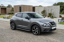 Nissan Juke 2020– BlackLine sidetrin (2 stk., aluminium) foto 1
