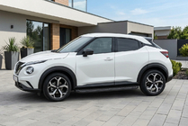 Nissan Juke 2020– Sidetrin Tayga Black (2 stk., aluminium) foto 1