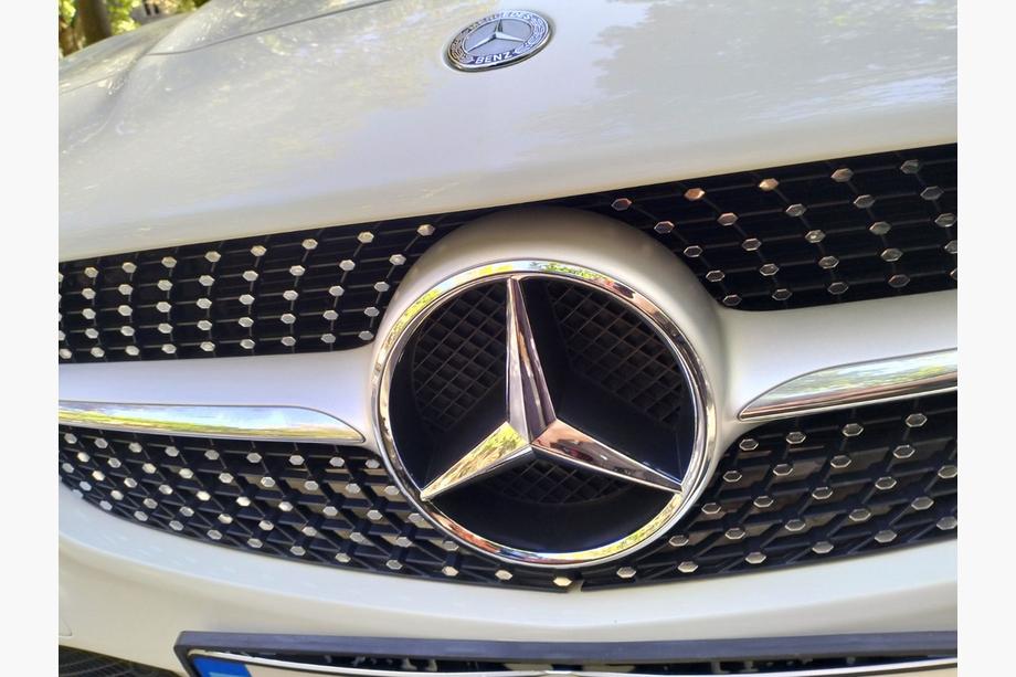 Mercedes GLA X156 2014–2019 Frontemblem (18,4 cm) Image