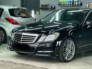 Mercedes E-class W212 2009–2016 Emblem med trådkors (med tekst) foto 2