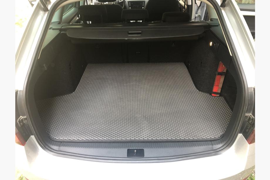 Skoda Octavia III A7 2013–2019 Bagagerumsmåtte SW V-4 (EVA, sort) Image