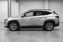 Hyundai Tucson NX4 2021– Allmond Black sidetrin (2 stk., aluminium) foto 1
