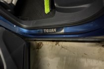 Volkswagen Tiguan 2016–2023 Carmos dørtrinlister (rustfrit stål) foto 1