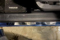 Volkswagen Tiguan 2016–2023 Carmos dørtrinlister (rustfrit stål) foto 2