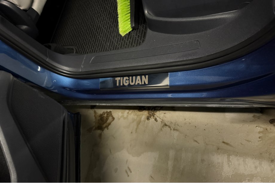 Volkswagen Tiguan 2016–2023 Carmos dørtrinlister (rustfrit stål) Image