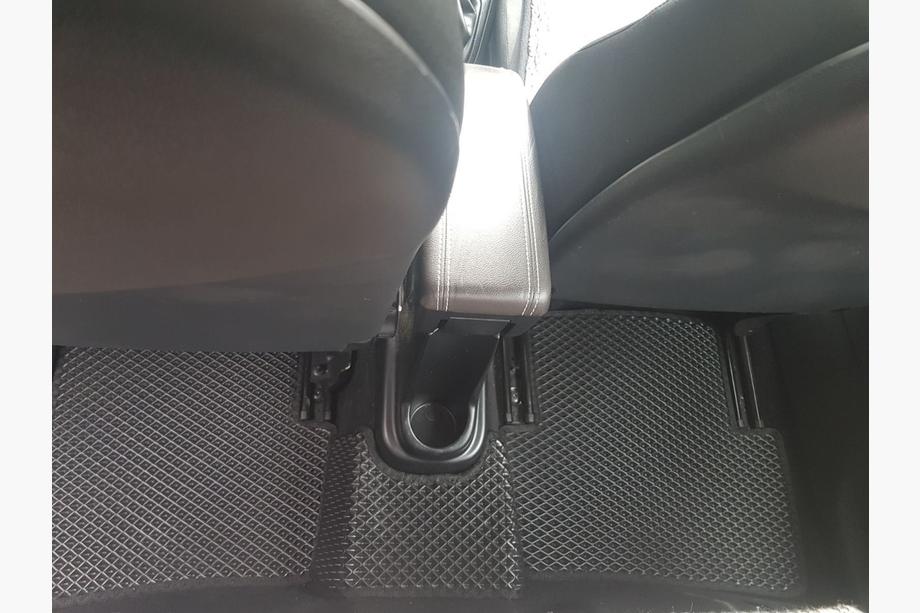 Renault Captur 2013–2019 EVA gulvmåtter (sorte) Foto 4