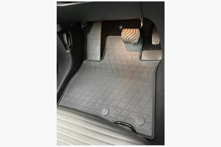 Renault Scenic/Grand 2016–2025 Stingray gummimåtter (4 stk., gummi) Image