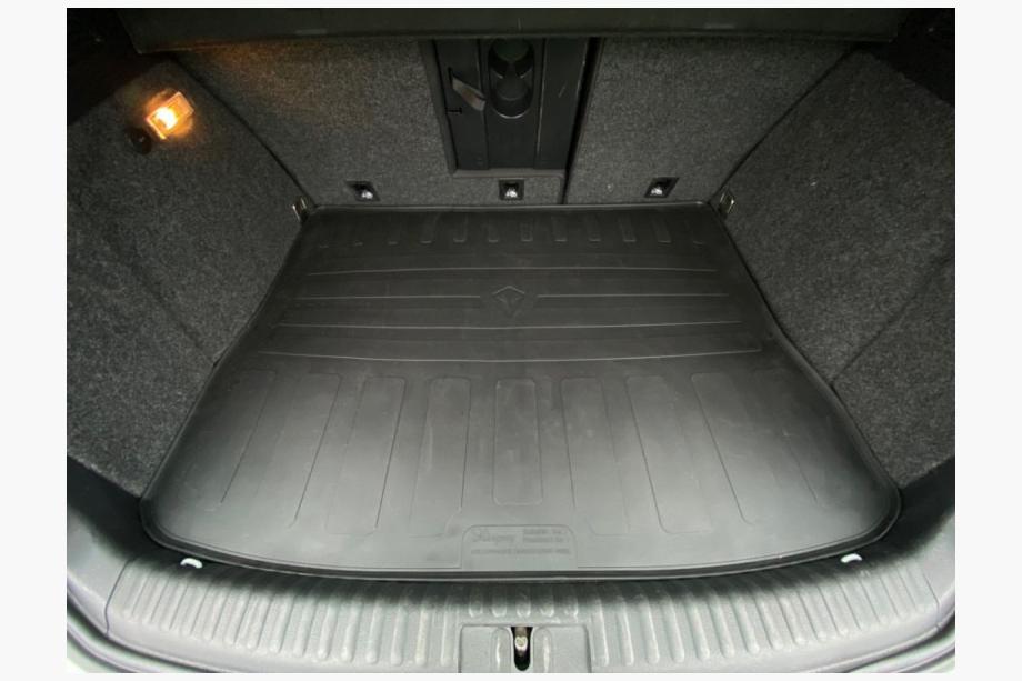 Volkswagen Tiguan 2007–2016 Gummibagagerumsmåtte (Stingray) Image