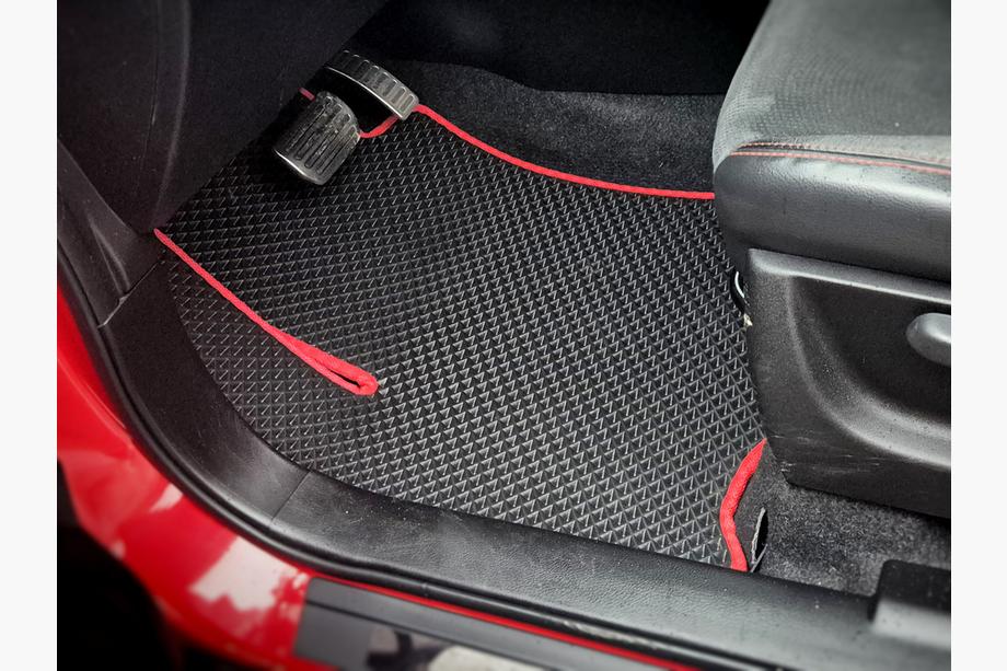 Suzuki Vitara 2015– EVA V1 bilmåtter (sorte) Image