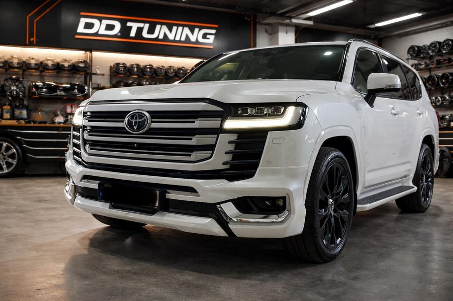 Toyota Land Cruiser 300 2021– Karrosserikit-sæt VXR Image