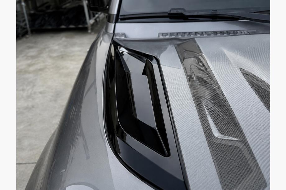 Land Rover Defender 2019– Dæksler til motorhjelmens ventilationsåbninger (2 stk) Image