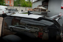 Land Rover Defender 2019– Spoiler V1 (sort) foto 3