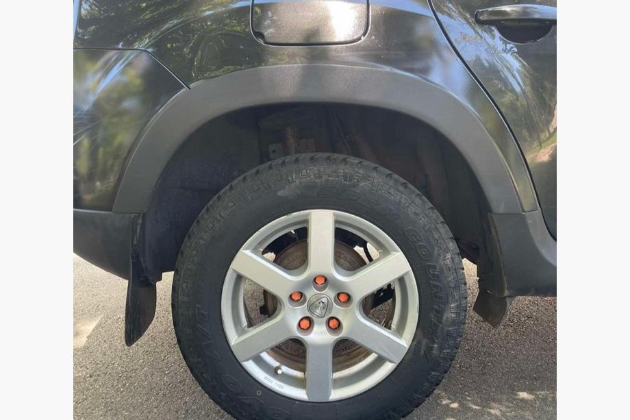 Dacia Duster 2008–2018 Hjulbuekantslister (4 stk., sorte ABS) Foto 4