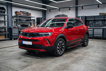 Opel Mokka 2021– Sidetrin Maya Red (2 stk., aluminium) foto 1