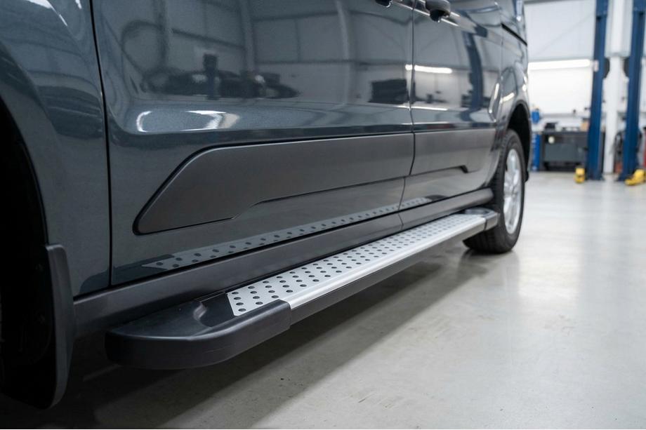 Volkswagen Caddy 2020– Sidetrin Allmond Grey (2 stk., aluminium) Standard base Foto 2