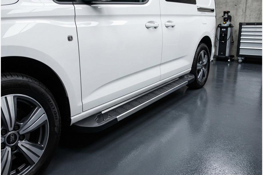 Volkswagen Caddy 2020– RedLine sidetrin (2 stk., aluminium) Maxi hjulbase Image
