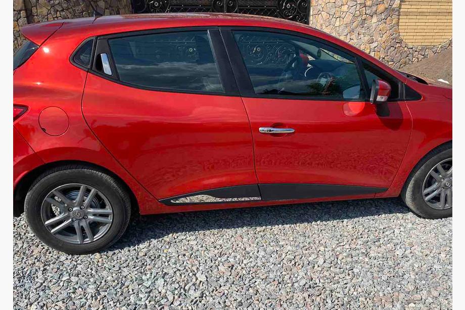 Renault Clio IV 2012–2019 Krom dørlister (bag) Image