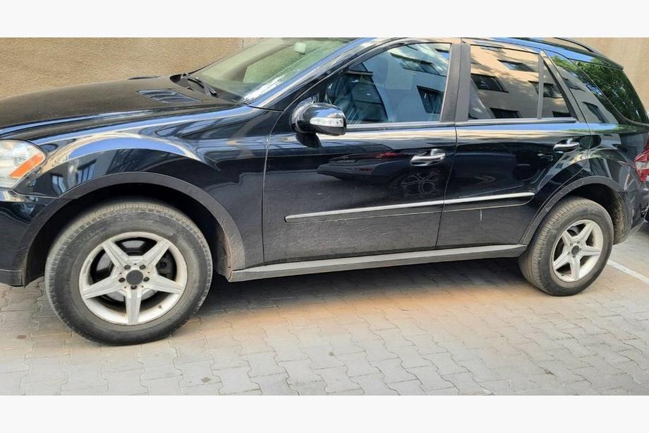 Mercedes ML W164 2005–2011 Hjulskærmslister (4 stk., sorte, ABS-plast) Foto 1