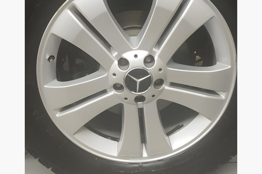 Mercedes-Benz Centerkapsler til fælge 70/75 mm med ring (4 stk, sorte) Image