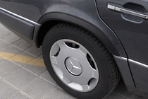 Mercedes E-klasse W124 1984–1997 Hjulbuekanter 1989-1995 (4 stk, sorte, ABS-plast) foto 2