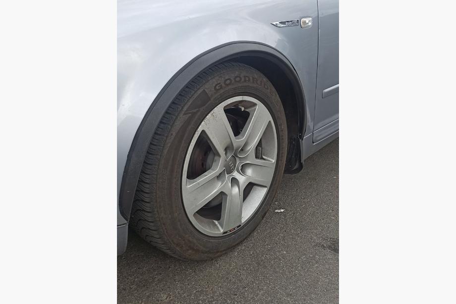 Audi A4 B6 2000–2004 Hjulskærmslister (4 stk., sorte, ABS-plast) Foto 1