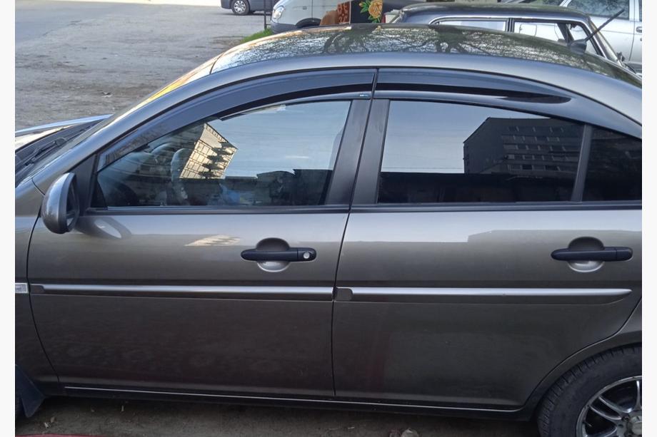 Hyundai Accent 2006–2010 Vindafvisere til vinduer (4 stk., Sunplex Sport) Foto 4