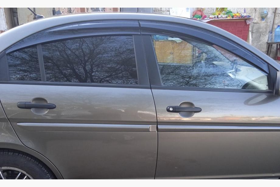 Hyundai Accent 2006–2010 Vindafvisere til vinduer (4 stk., Sunplex Sport) Foto 7
