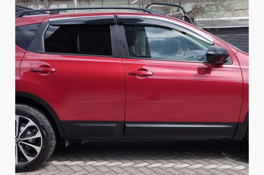 Nissan Qashqai 2010–2014 Vindafvisere med kromliste (4 stk., Sunplex Chrome) Image
