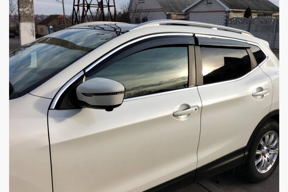 Nissan Qashqai 2014–2021 Vindafvisere med kromliste (4 stk., Sunplex Chrome) Image