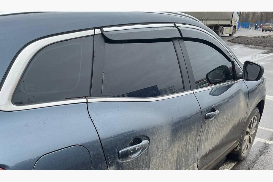 Renault Kadjar 2015–2022 Vindafvisere med kromliste (4 stk., Sunplex Chrome) Foto 5