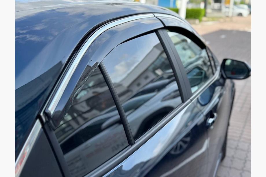 Toyota Corolla 2019– Vindafvisere med kromliste (4 stk., Sunplex Chrome) Image