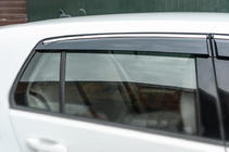 Volkswagen Golf 7/E-Golf 2012–2020 Vindafvisere med kromliste HB (4 stk., Sunplex Chrome) foto 3