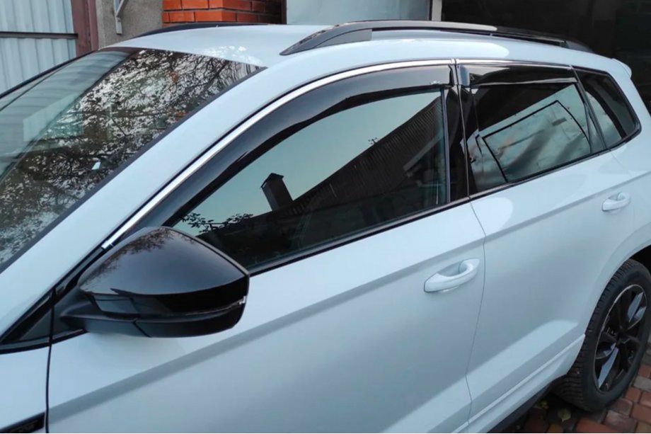 Skoda Karoq 2018– Vindafvisere med kromliste (4 stk., HIC) Image