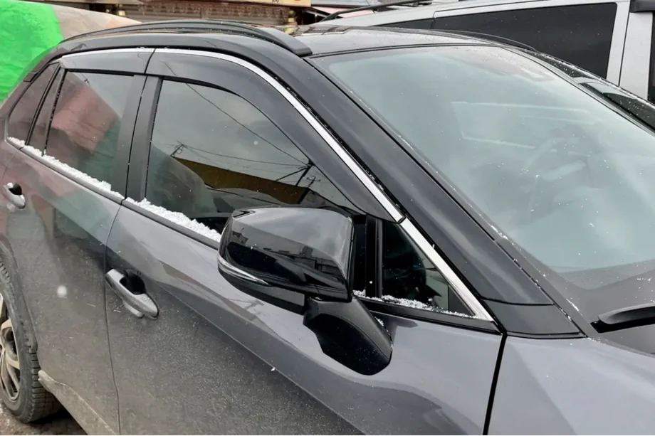 Toyota Rav 4 2019–2025 Vindafvisere med kromliste (4 stk., HIC) Image
