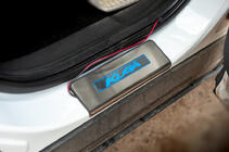 Ford Kuga/Escape 2013–2019 Libao LED dørtrinslister (4 stk., rustfrit stål) foto 3