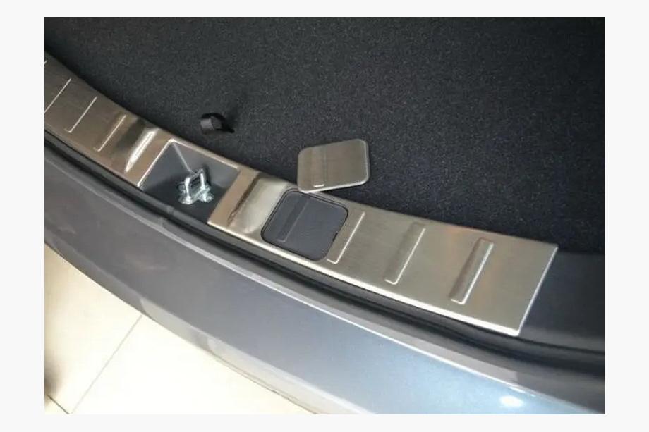 Mitsubishi Outlander 2012–2021 Bagagerumstærskelbeskytter Libao (rustfrit stål) Foto 3