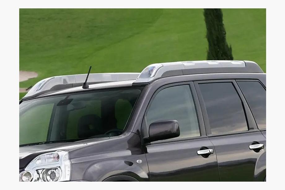 Nissan X-trail T31 2007–2014 Tagrælinger – originalt design (med lys) Image