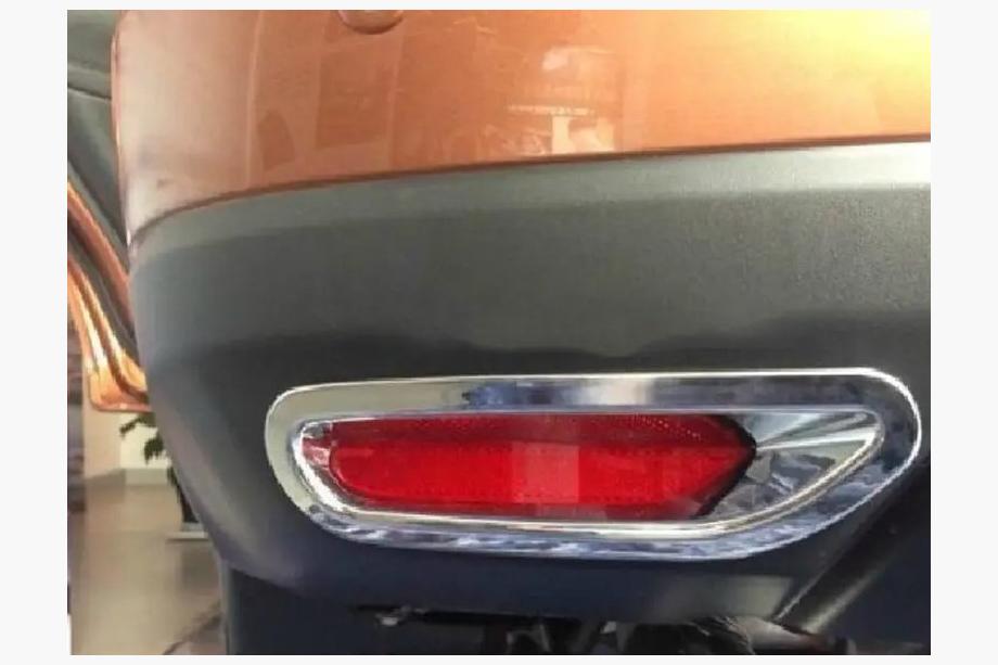 Nissan X-trail T32/Rogue 2014–2021 Libao pyntelister til baglygter/positionslys bag (2 stk., plast) Image