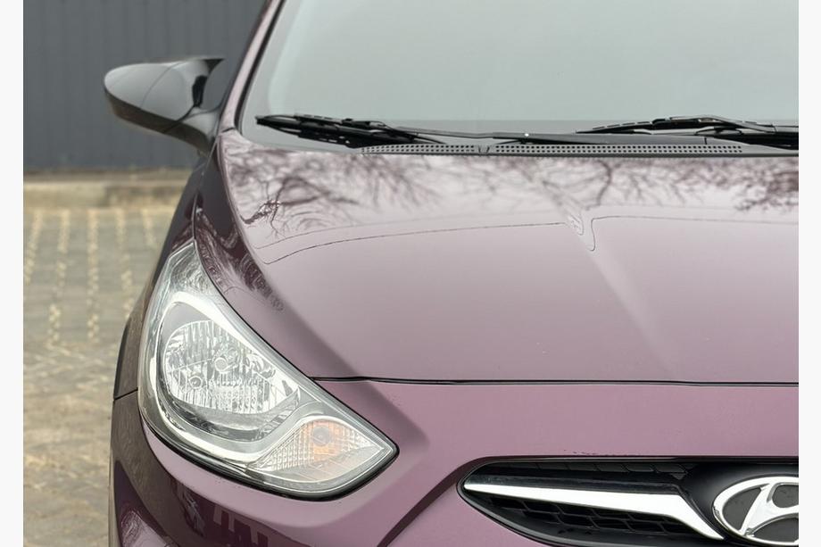 Hyundai Accent 2011–2017 Spejlkåber med udskæring til blinklys BMW-style (2 stk.) Image