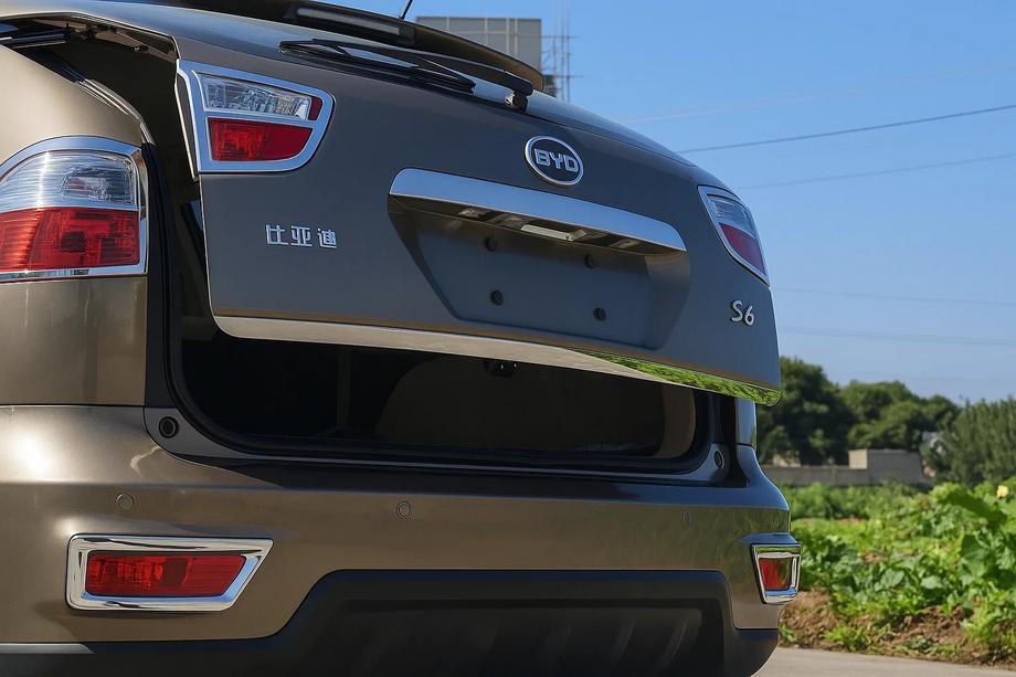 BYD S6 2010–2016 Libao bagklapskantliste i rustfrit stål Image