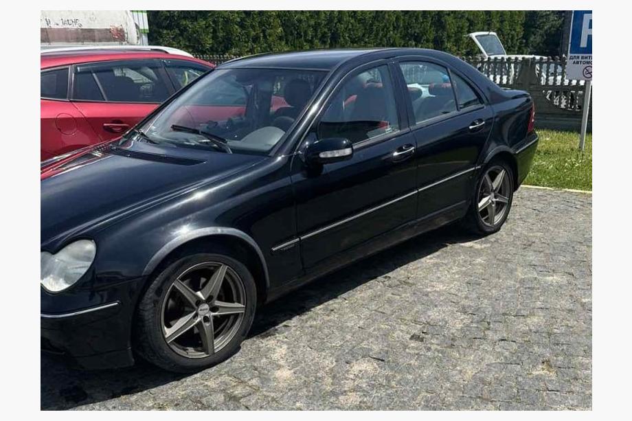 Mercedes C-class W203 2000–2007 Hjulbueforøgere SD (sæt 4 stk., sort, ABS-plast) Foto 1