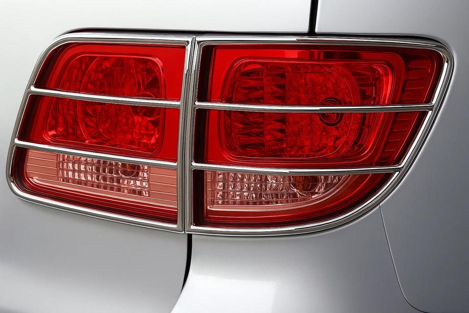 Toyota Fortuner 2006–2015 Beskyttelse til baglygter (rustfrit stål) Image