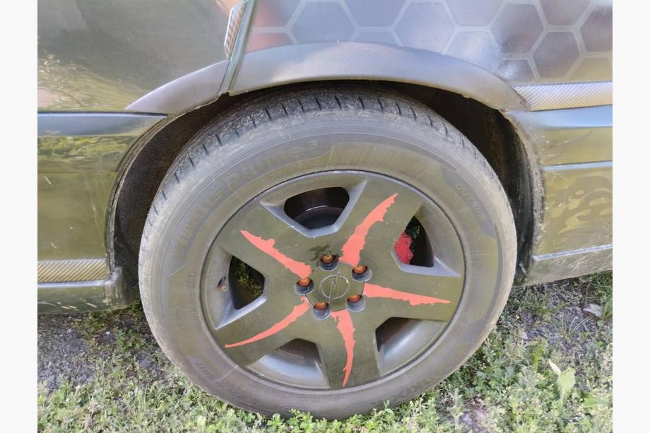 Opel Omega B 1994–2003 Hjulskærmslister (4 stk., sorte, ABS-plast) Image