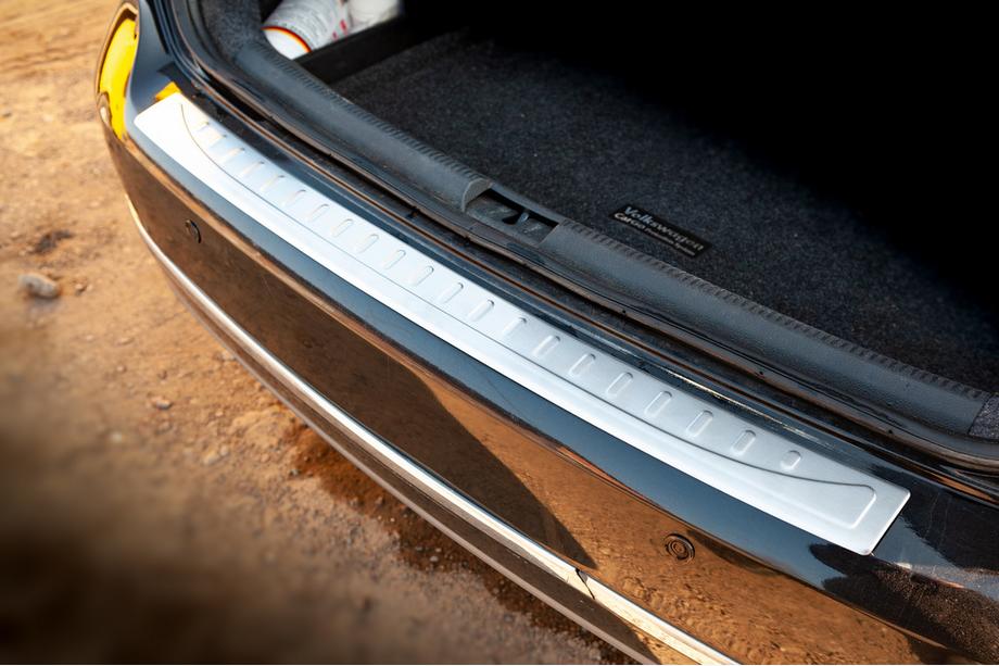 Volkswagen Passat B7 2012–2015 OmsaLine MAT bagkofangerbeskytter (Sedan, rustfrit stål) Image