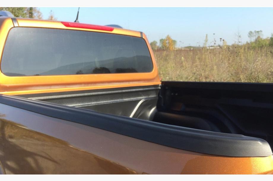 Nissan Navara/NP300 2016– Ladkantsbeskyttere (2 stk.) Image