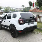 Renault Duster 2018–2024 Plastafdækning til bagklap (3 dele) foto 2
