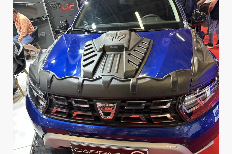 Dacia Duster 2018–2024 Motorhjelmsbeskytter (ABS) Image