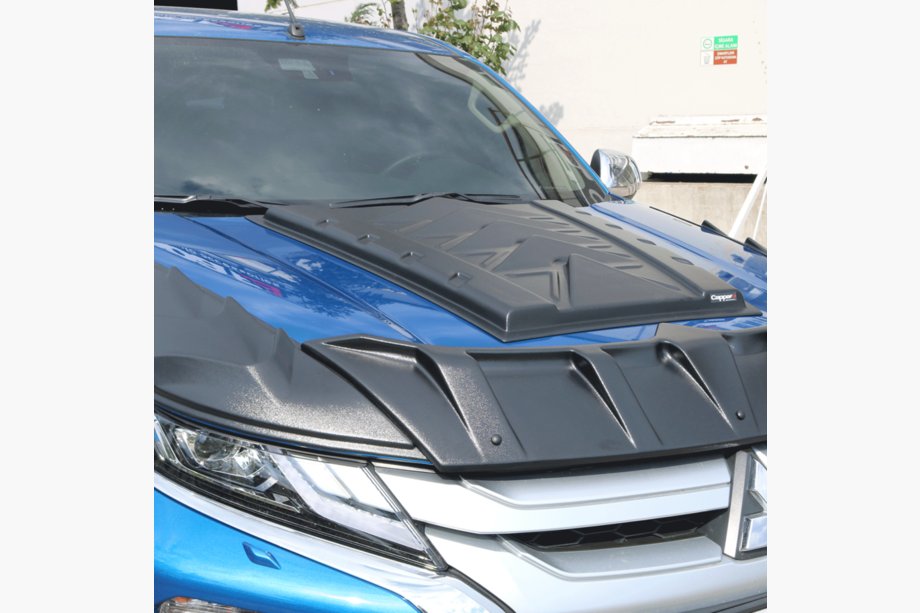 Mitsubishi L200 2015–2024 Motorhjelmsbeskytter (ABS) Image