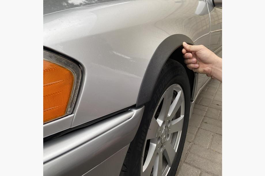 Mercedes C-klasse W202 1993–2001 Hjulskærmslister (4 stk., sorte, ABS-plast) Image