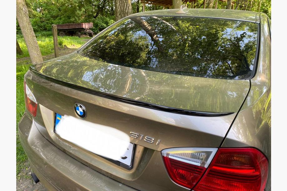 BMW 3-serie E90/E91 2005–2011 HongHang V1 spoiler (ABS, sort højglans) Foto 1